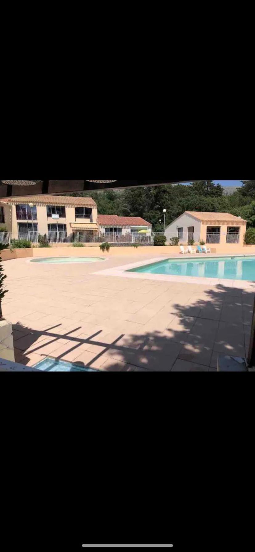Maisonnette Dans Belle Residence Saint-Vallier-de-Thiey Bagian luar foto