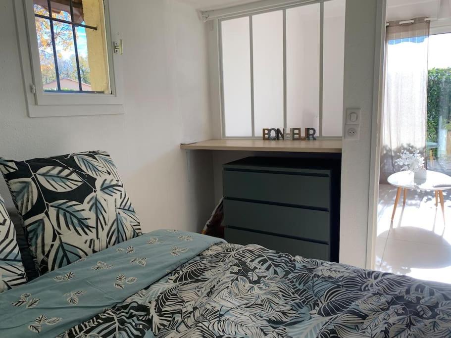 Maisonnette Dans Belle Residence Saint-Vallier-de-Thiey Bagian luar foto